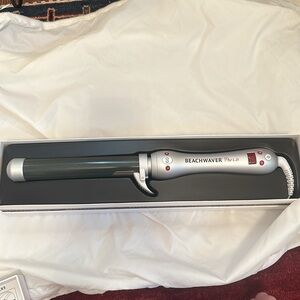 The Beachwaver Pro 1.25 professional rotating curling iron